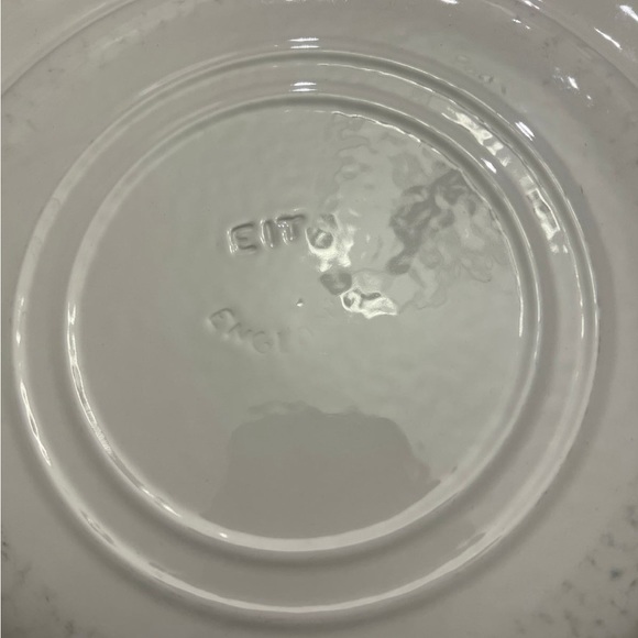 English Ironstone set of 4 dinner plates - Picture 3 of 3